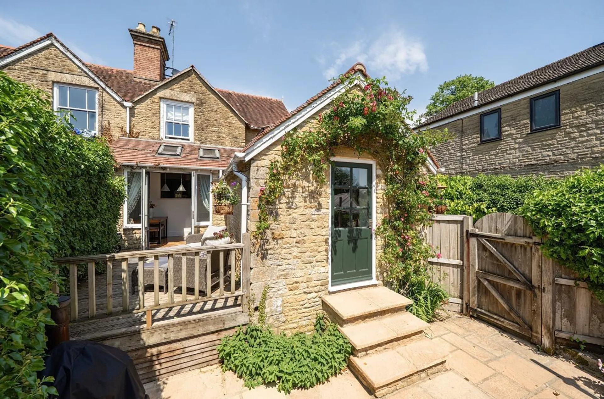 Property photo top 1