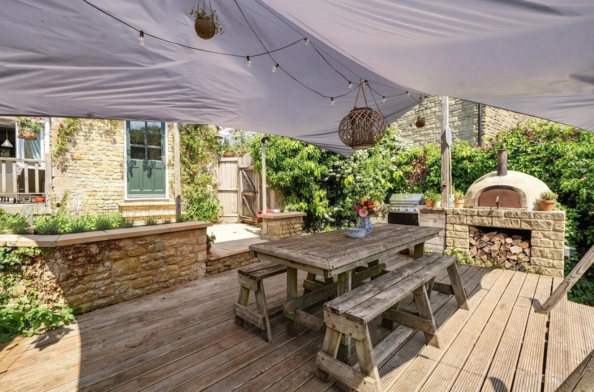 Property photo top 2
