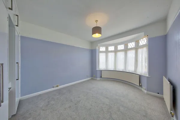 Portsmouth Avenue, Thames Ditton, KT7 photo 6