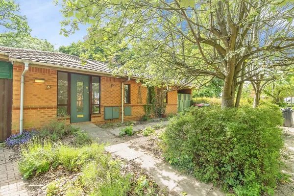 Edison Square, Shenley Lodge, Milton ...
