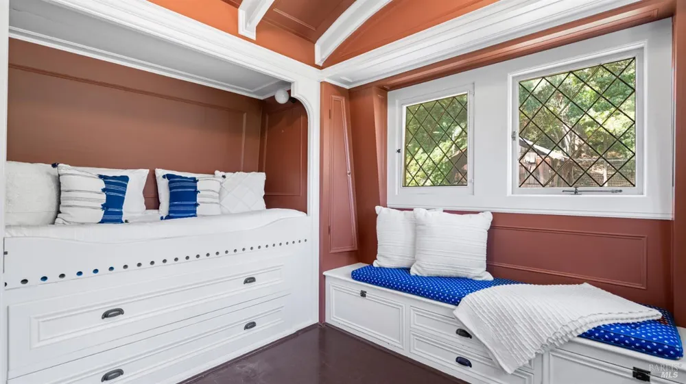 27 Quarry Rd, San Rafael, CA 94901