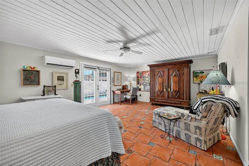 6100 Hollywood Blvd, Sarasota, FL 34231