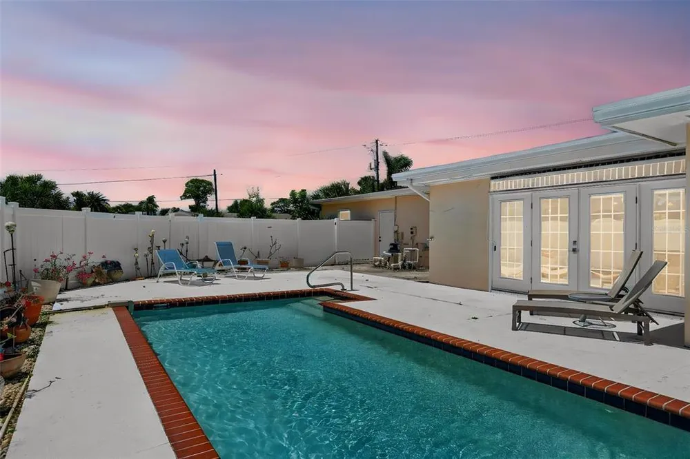 6100 Hollywood Blvd, Sarasota, FL 34231