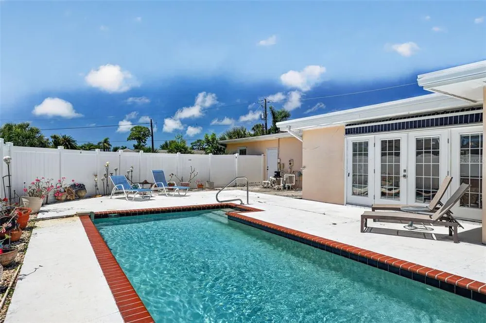 6100 Hollywood Blvd, Sarasota, FL 34231