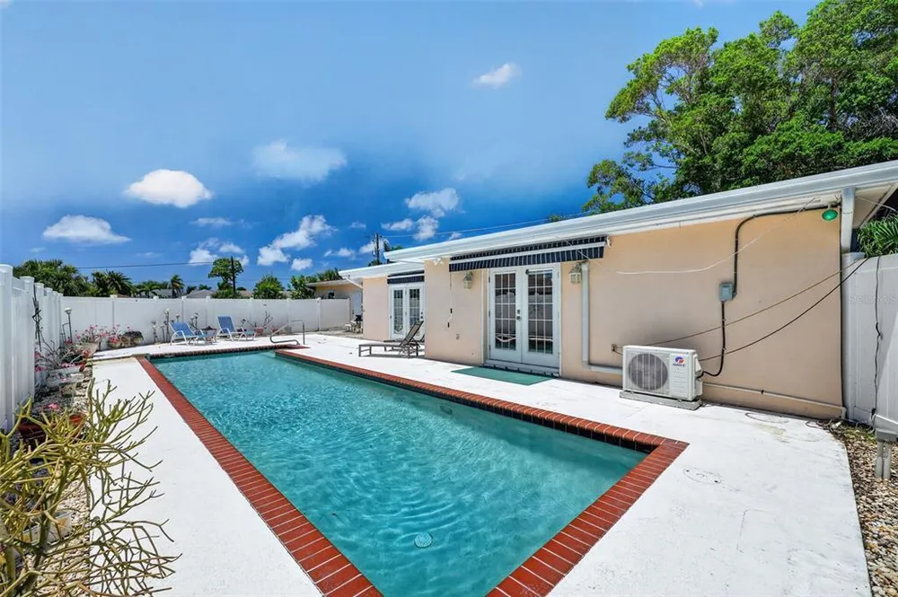 6100 Hollywood Blvd, Sarasota, FL 34231