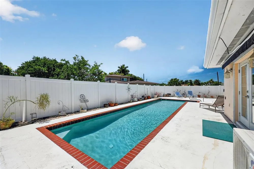 6100 Hollywood Blvd, Sarasota, FL 34231