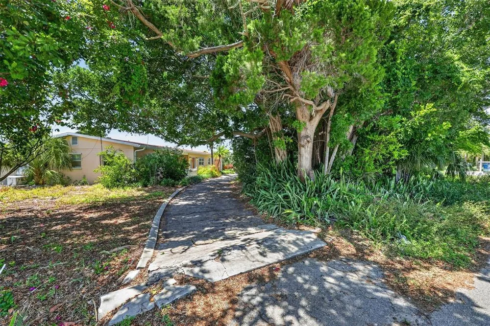 6100 Hollywood Blvd, Sarasota, FL 34231
