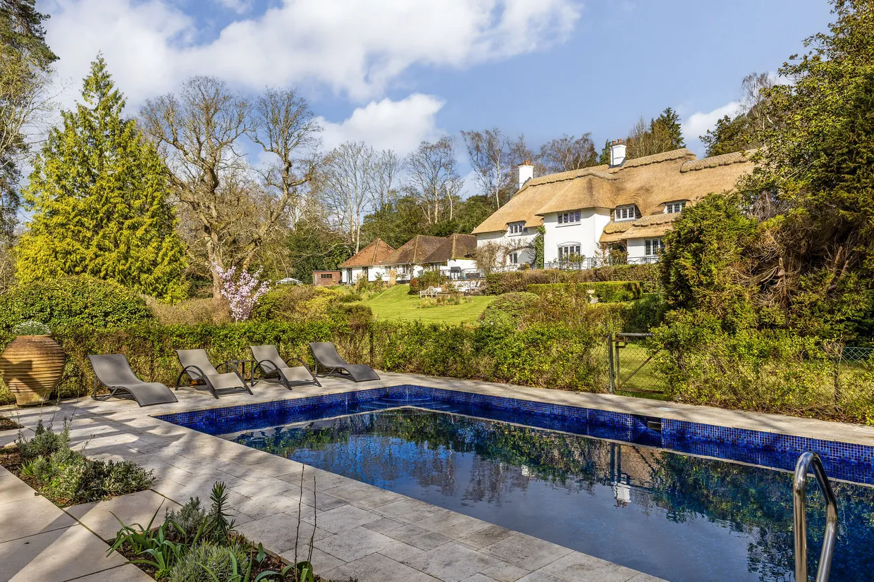 Swifts Close, Moor Park, Farnham, GU10 photo 1