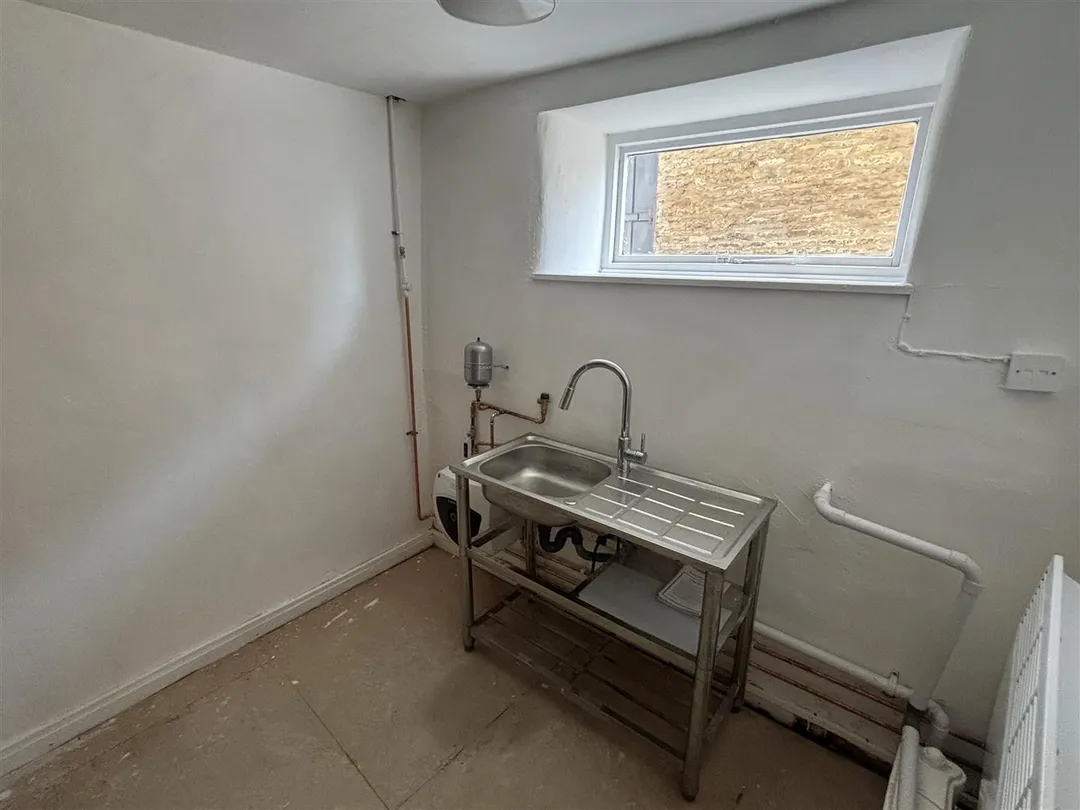 https://mr0.homeflow-assets.co.uk/files/photo/image/47414/9767/_x_/WCkV6mH_1kaMqj5-9TTidQ.jpg