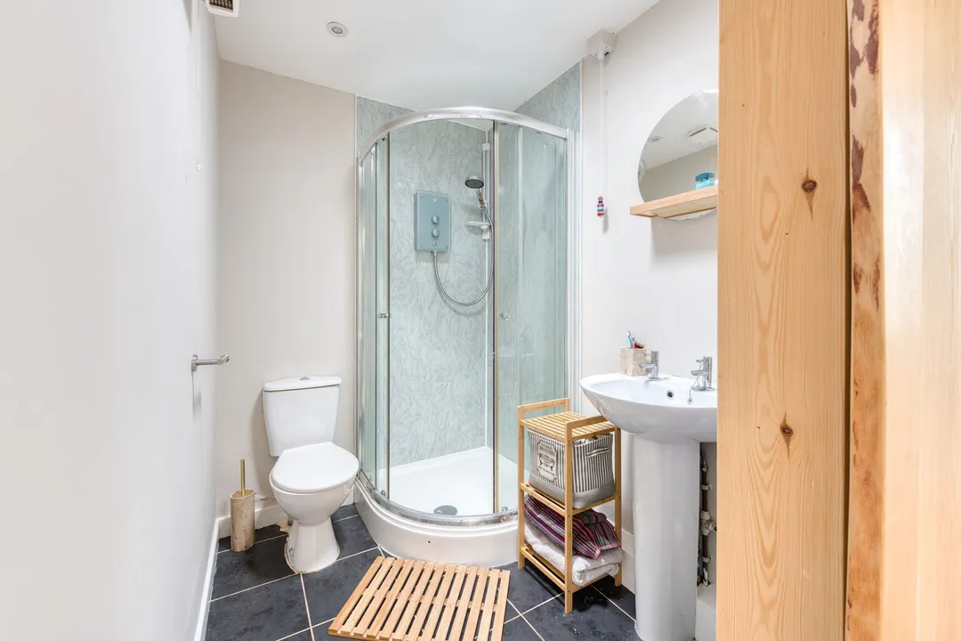 https://mr0.homeflow-assets.co.uk/files/photo/image/47415/0363/_x_/DSC_8160_HDR-23.jpg