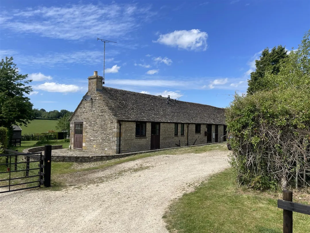https://mr0.homeflow-assets.co.uk/files/photo/image/47415/9172/_x_/no6V0WIknUuyle5EkuuZow.jpg
