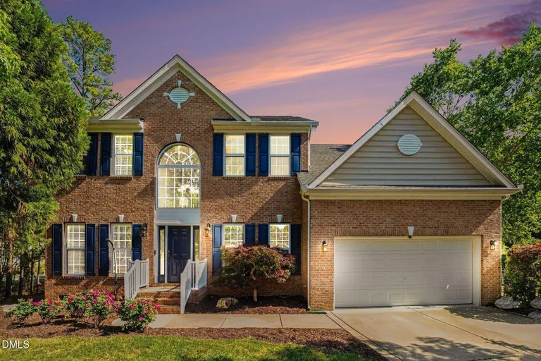 216 Chieftain Dr, Holly Springs, NC 27540-4711