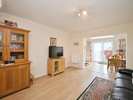 Niagara Close, Cheshunt, Waltham Cross thumb 2