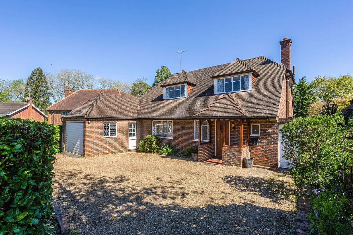 14 Layters Way, Gerrards Cross, SL9 photo 1