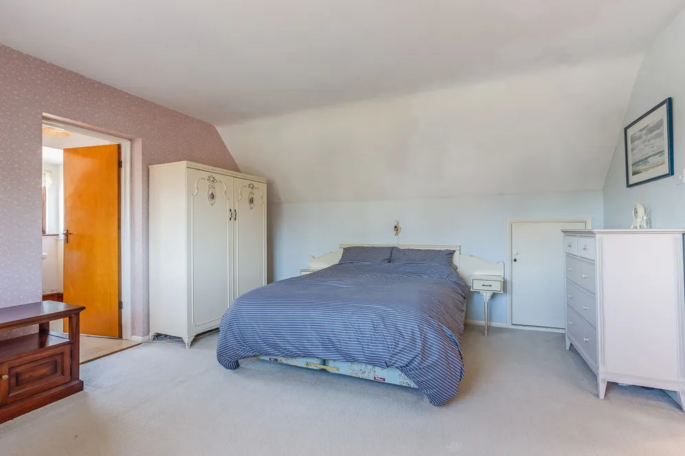 14 Layters Way, Gerrards Cross, SL9 photo 6