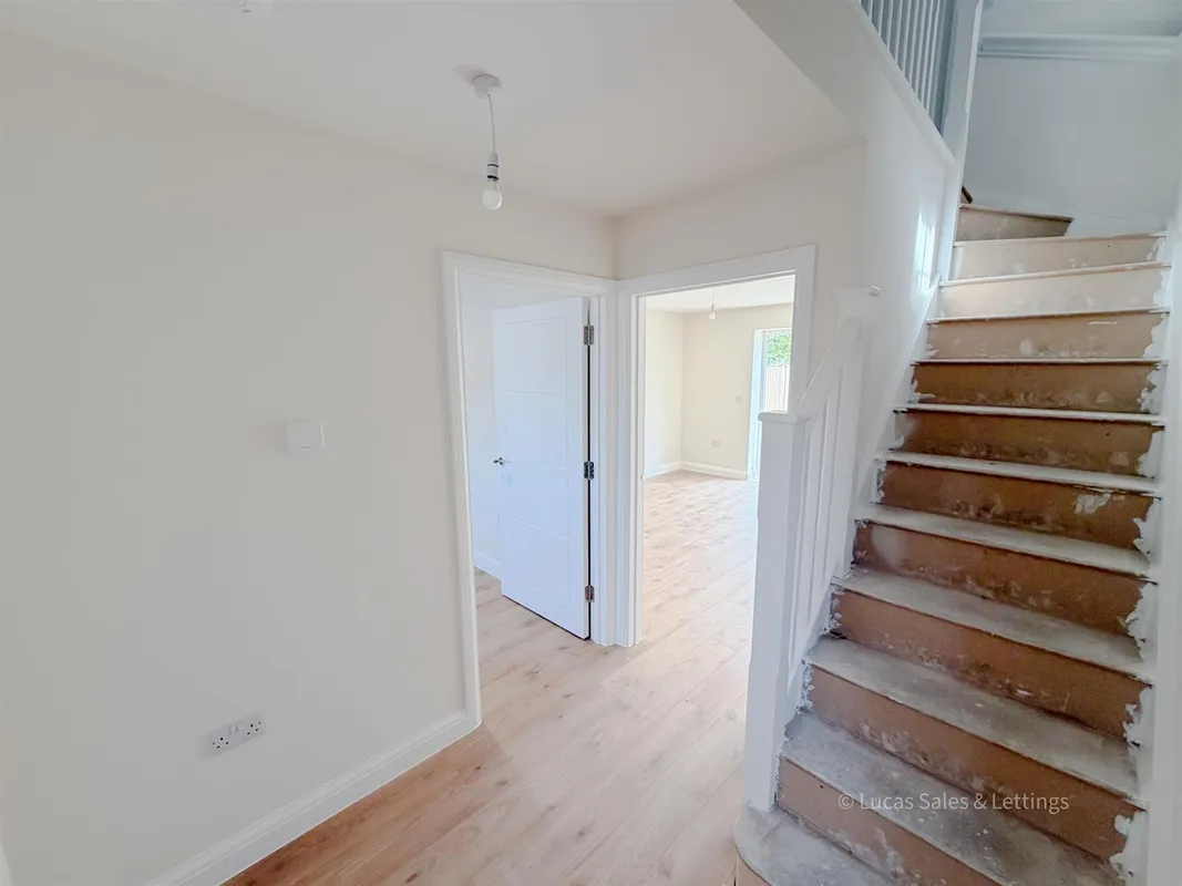 Stanton Close, Desborough, Kettering