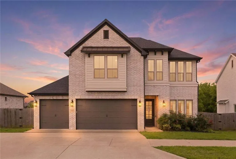 1413 Cannon Ln, Cave Springs, AR 72718