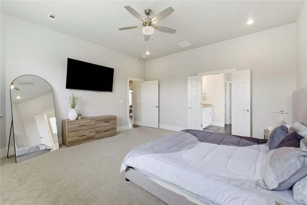1413 Cannon Ln, Cave Springs, AR 72718