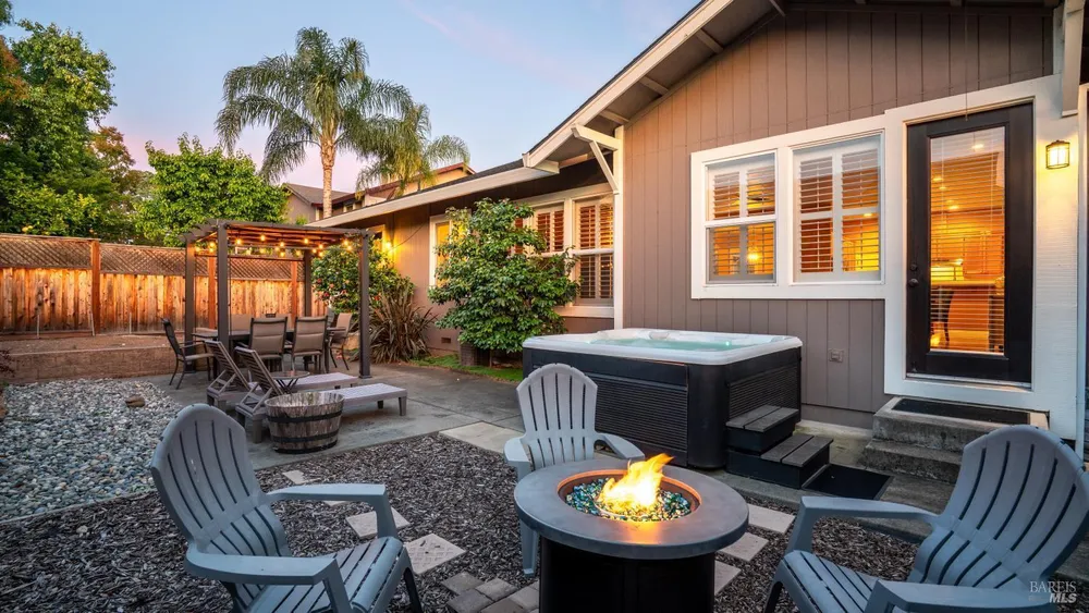 1168 Vintage Greens Dr, Windsor, CA 95492