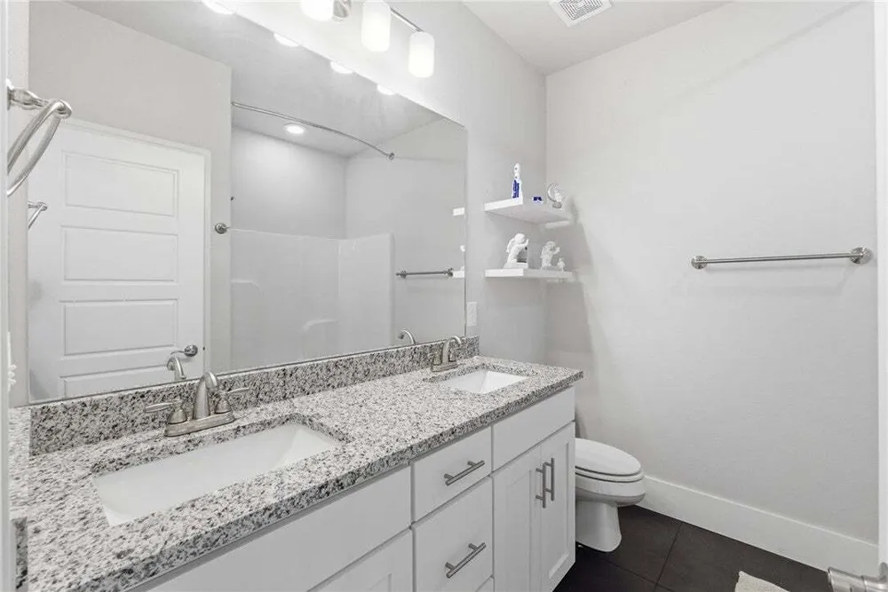1413 Cannon Ln, Cave Springs, AR 72718
