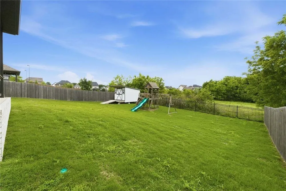 1413 Cannon Ln, Cave Springs, AR 72718