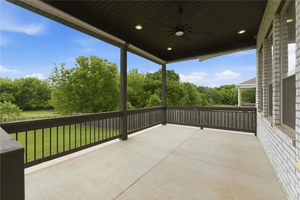 1413 Cannon Ln, Cave Springs, AR 72718