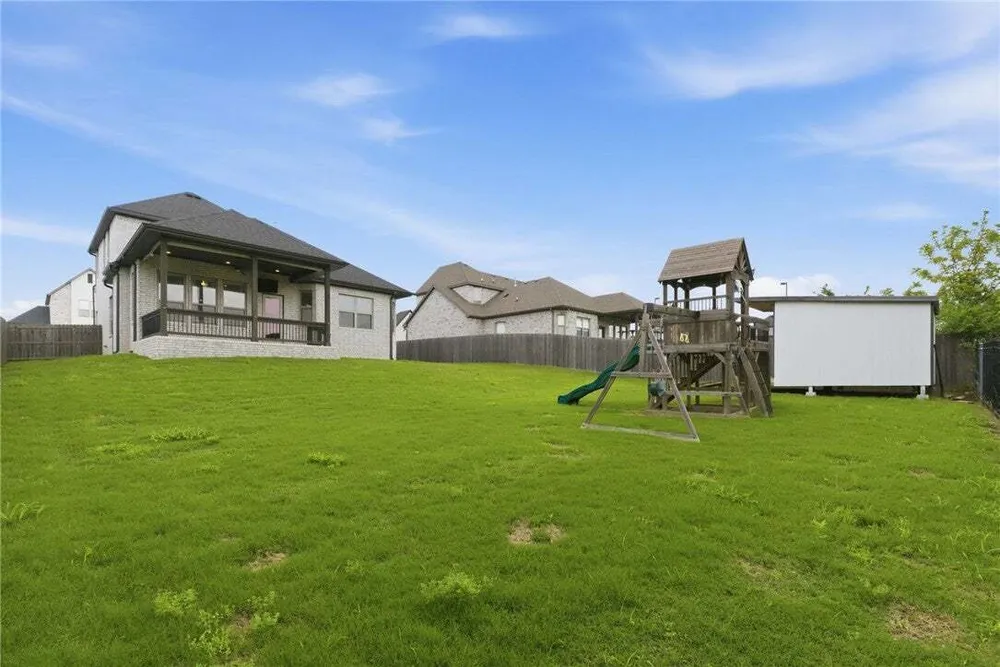 1413 Cannon Ln, Cave Springs, AR 72718