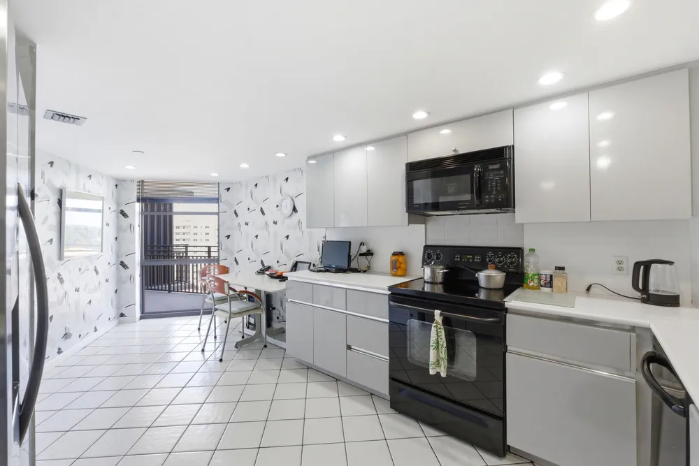 1167 Hillsboro Mile, Hillsboro Beach, FL 33062