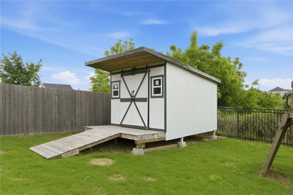 1413 Cannon Ln, Cave Springs, AR 72718