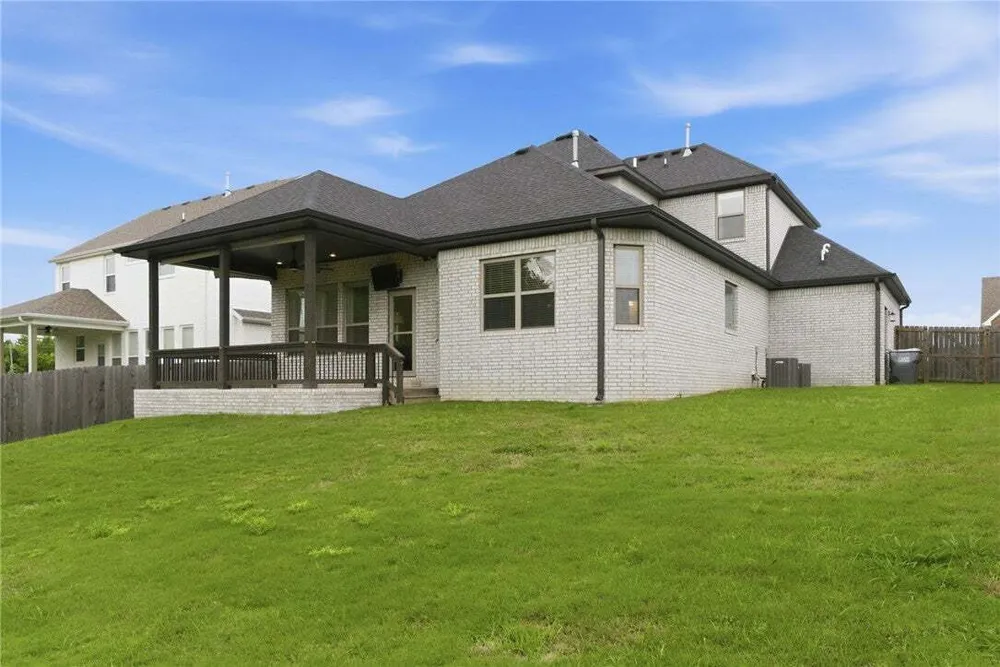 1413 Cannon Ln, Cave Springs, AR 72718