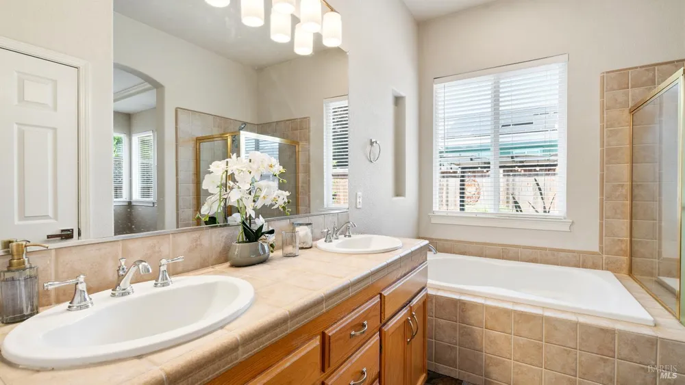 1168 Vintage Greens Dr, Windsor, CA 95492