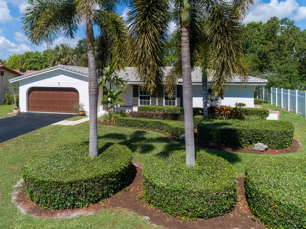 3844 NW 82nd Way, Coral Springs, FL 33065
