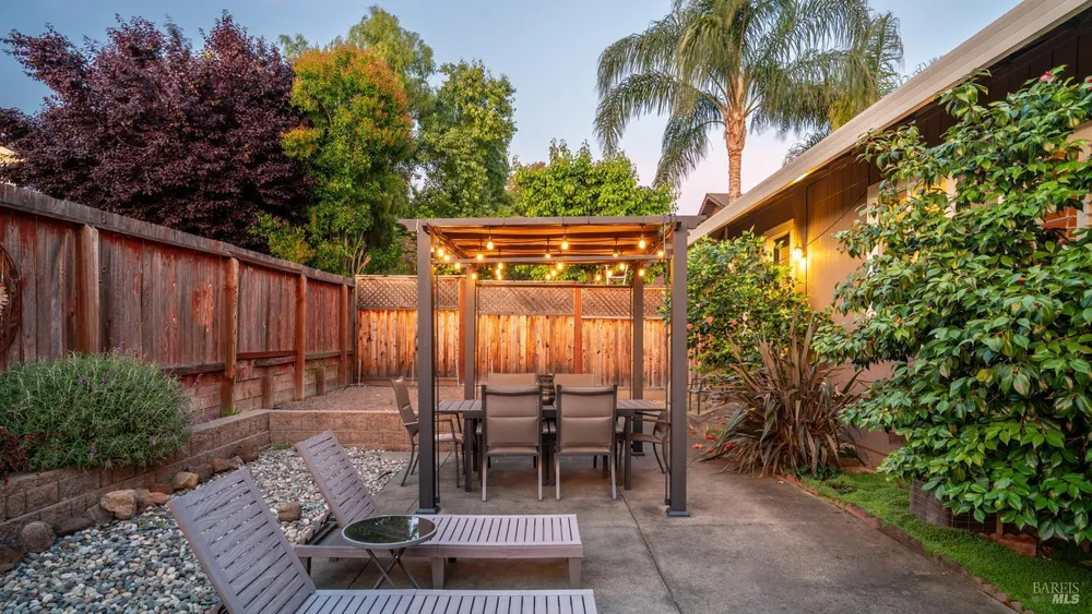 1168 Vintage Greens Dr, Windsor, CA 95492