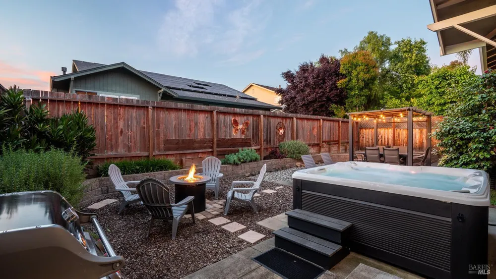 1168 Vintage Greens Dr, Windsor, CA 95492