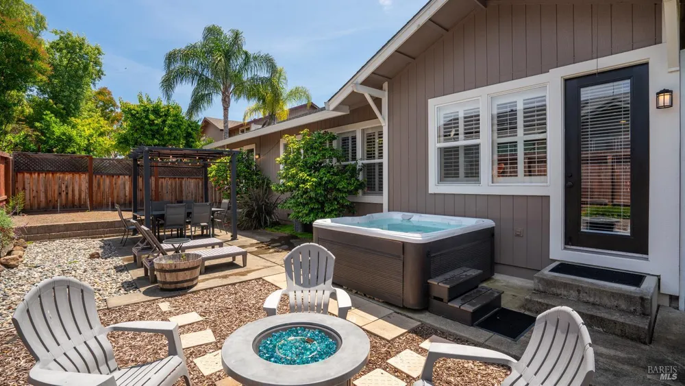 1168 Vintage Greens Dr, Windsor, CA 95492