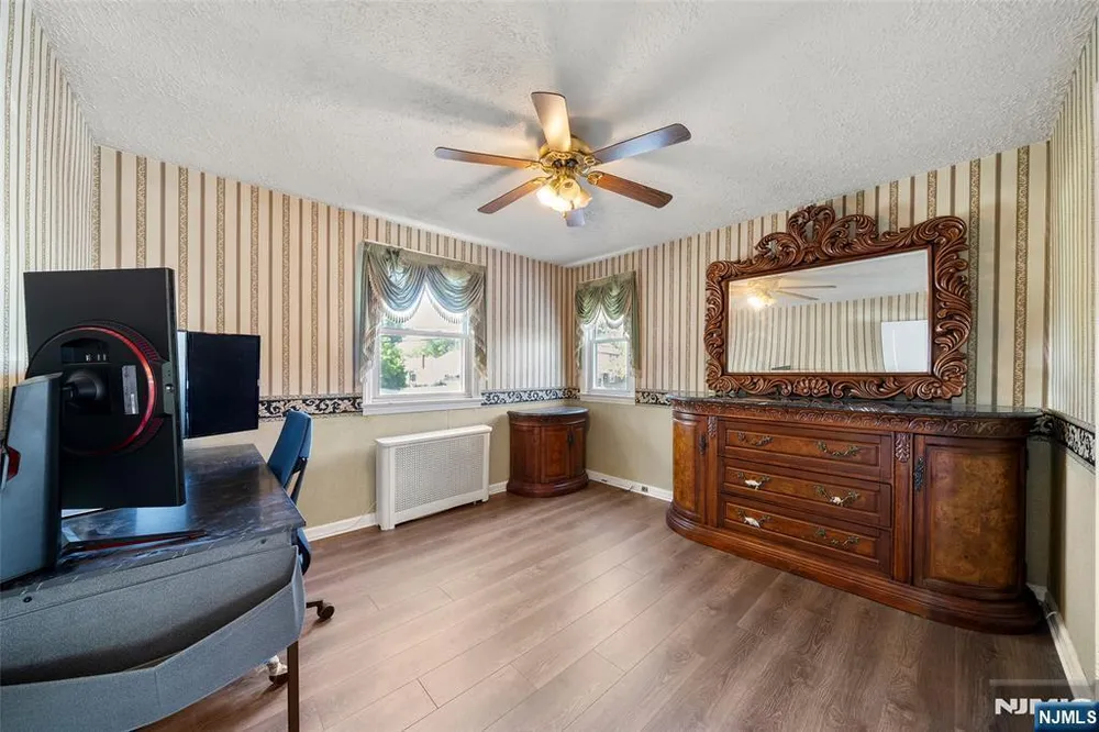 32-06 Rosalie St, Fair Lawn, NJ 07410