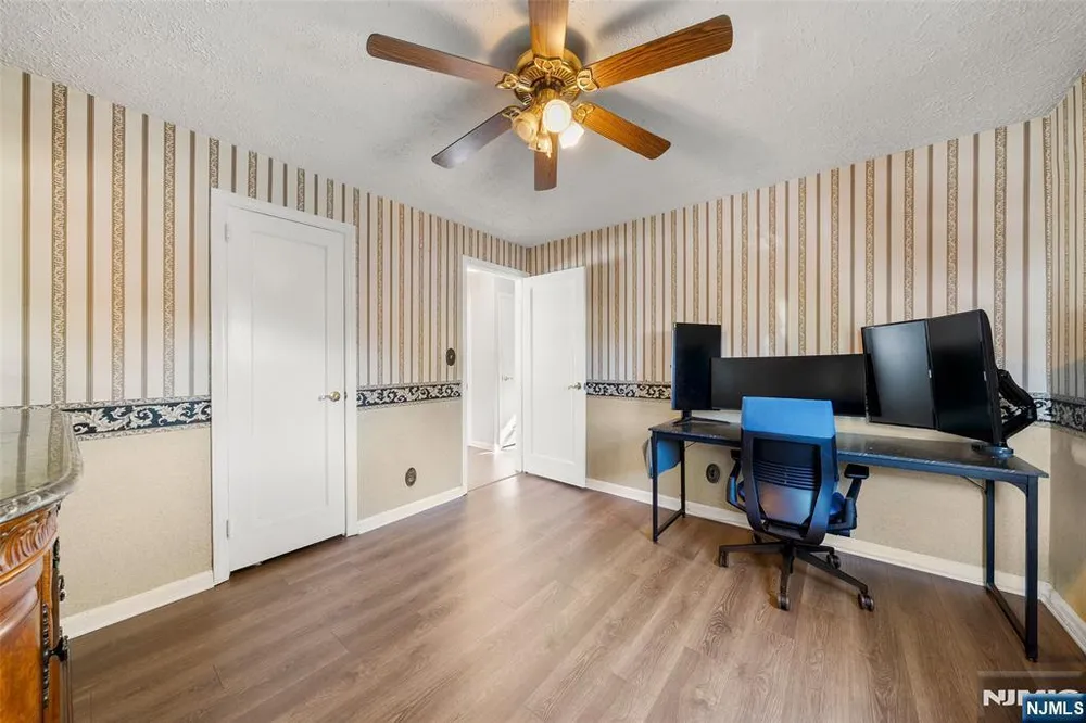 32-06 Rosalie St, Fair Lawn, NJ 07410