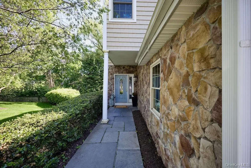 1 Preserve Ct, White Plains, NY 10607
