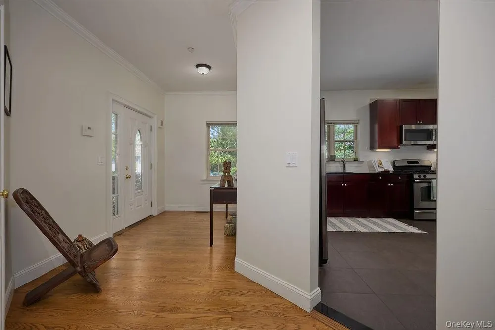 1 Preserve Ct, White Plains, NY 10607