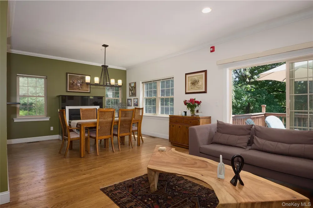 1 Preserve Ct, White Plains, NY 10607