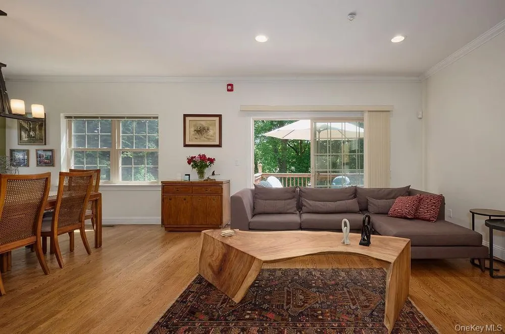 1 Preserve Ct, White Plains, NY 10607