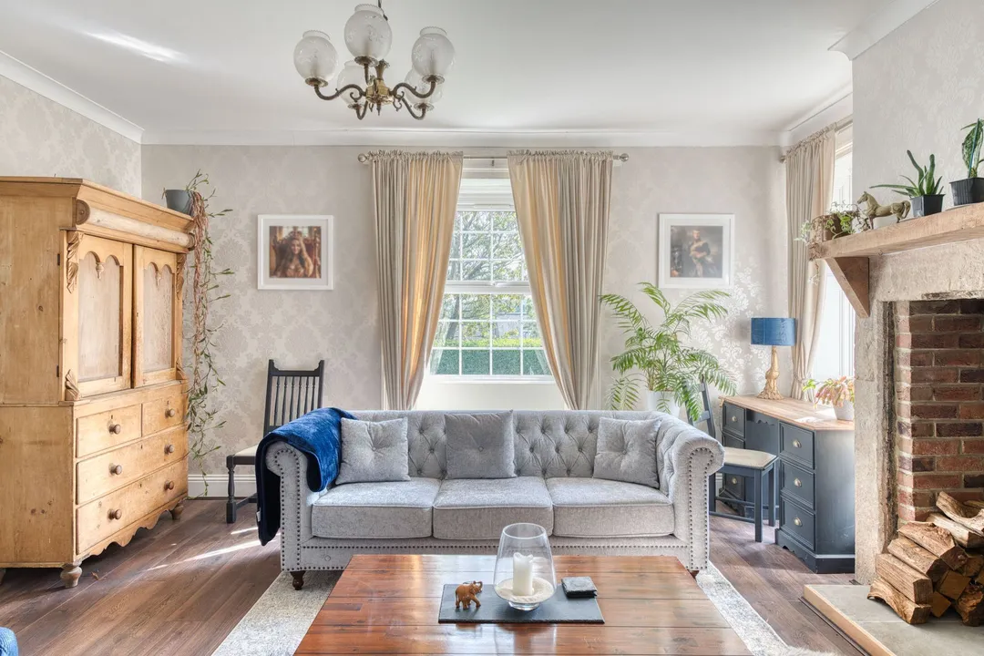 https://mr0.homeflow-assets.co.uk/files/photo/image/47418/6024/_x_/DSC_0066_HDR-131.jpg