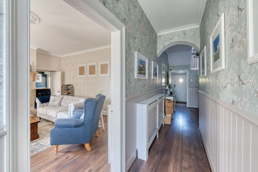 https://mr0.homeflow-assets.co.uk/files/photo/image/47418/6027/_x_/DSC_0161_HDR-148.jpg