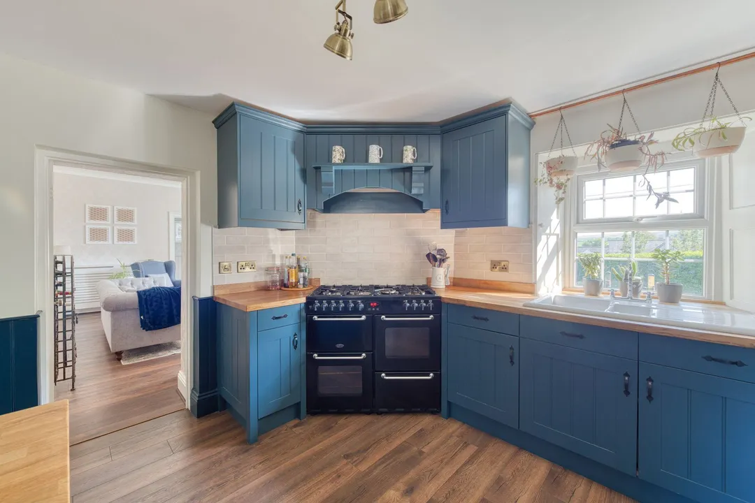 https://mr0.homeflow-assets.co.uk/files/photo/image/47418/6031/_x_/DSC_0021_HDR-123.jpg