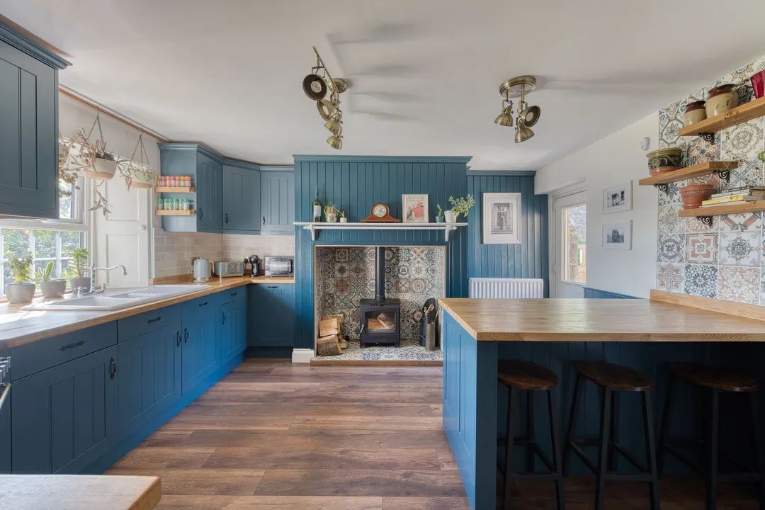 https://mr0.homeflow-assets.co.uk/files/photo/image/47418/6032/_x_/DSC_0006_HDR-120.jpg