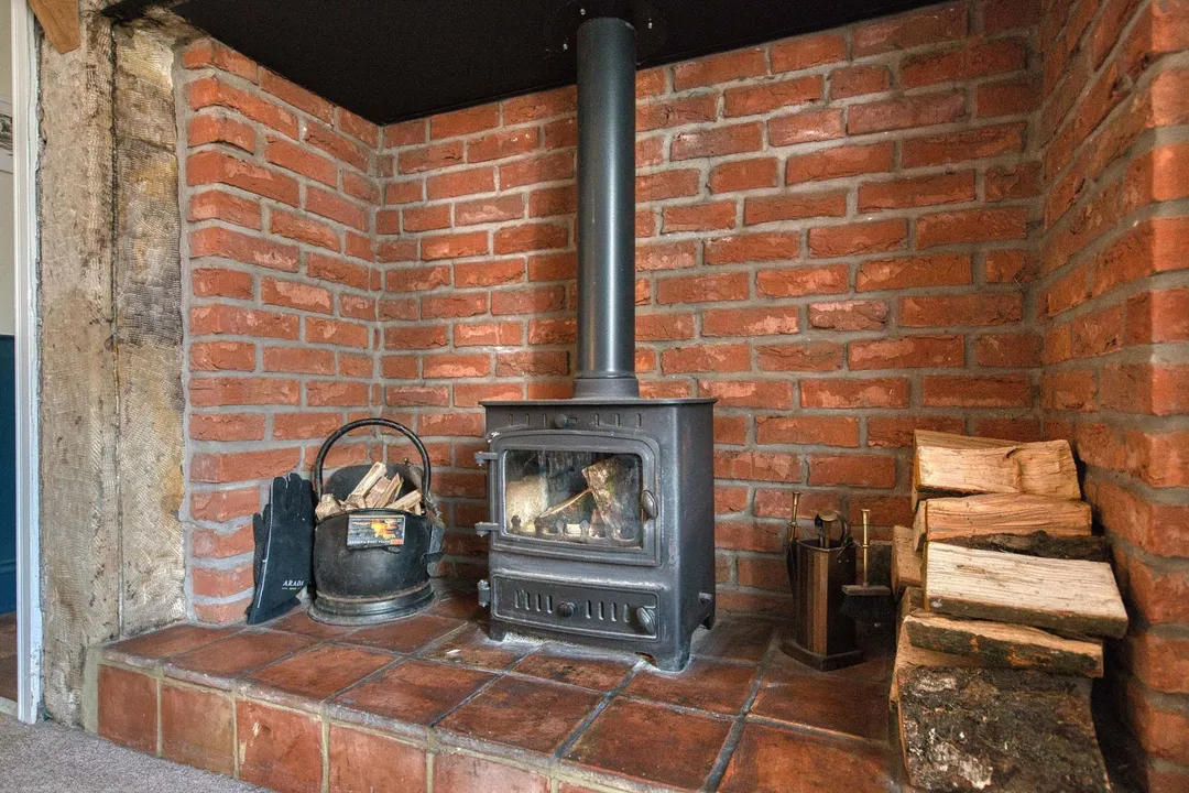 https://mr0.homeflow-assets.co.uk/files/photo/image/47418/6041/_x_/DSC_0381_HDR-188.jpg