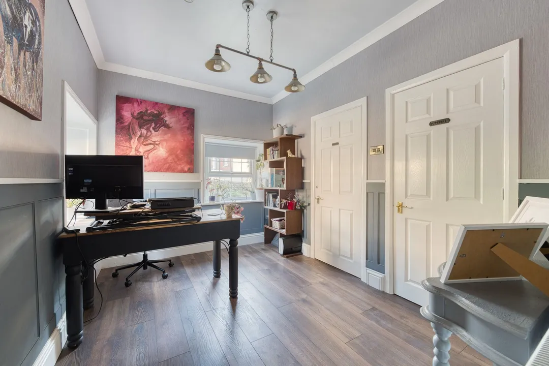 https://mr0.homeflow-assets.co.uk/files/photo/image/47418/6043/_x_/DSC_9895_HDR-101.jpg