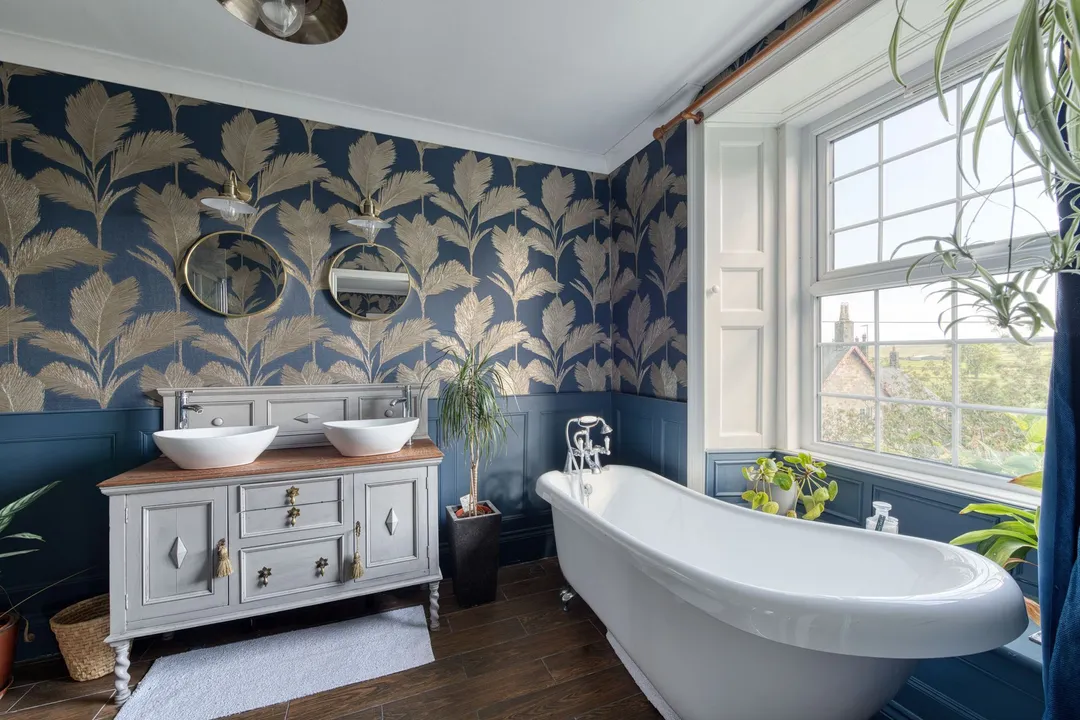 https://mr0.homeflow-assets.co.uk/files/photo/image/47418/6049/_x_/DSC_0291_HDR-173.jpg