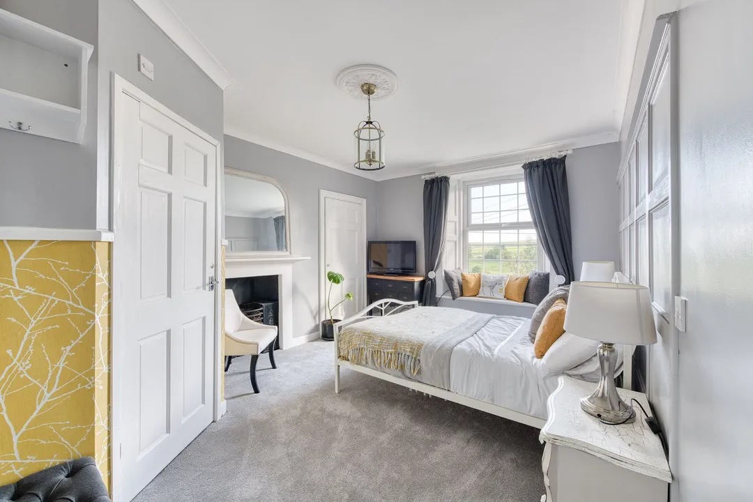 https://mr0.homeflow-assets.co.uk/files/photo/image/47418/6054/_x_/DSC_0351_HDR-182.jpg