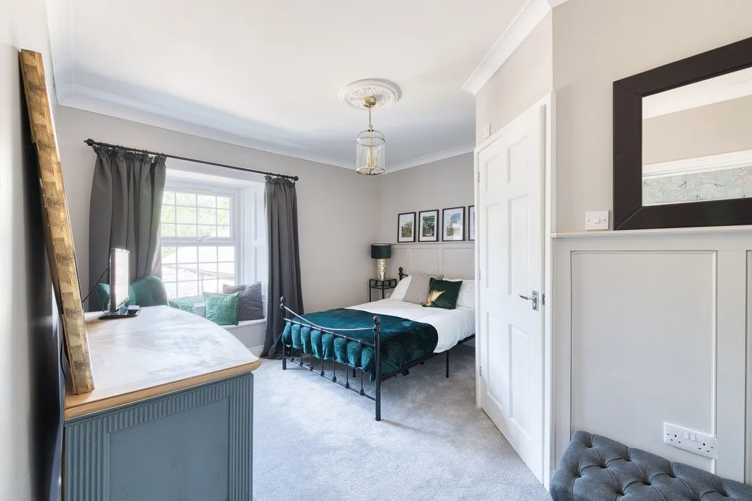 https://mr0.homeflow-assets.co.uk/files/photo/image/47418/6056/_x_/DSC_0191_HDR-154.jpg